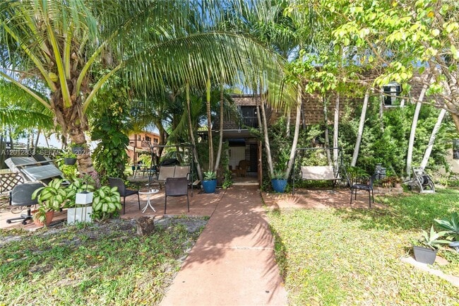 Building Photo - 2450 W 67th Pl