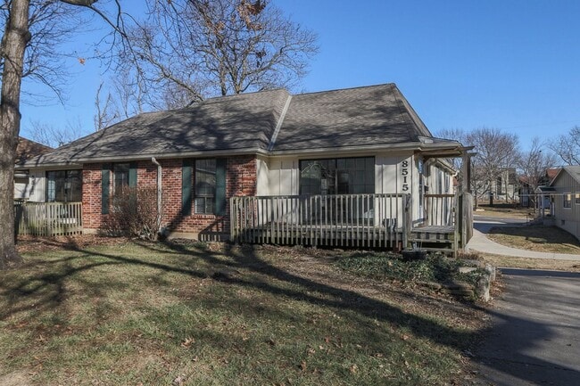 Building Photo - {8515} Walking distance to South Lake Park + 2 Car Attached Garage + Deck!