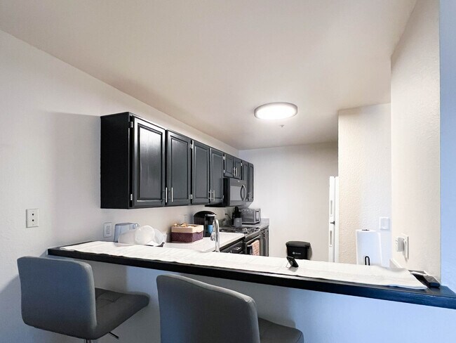 Building Photo - 1170 Denali St