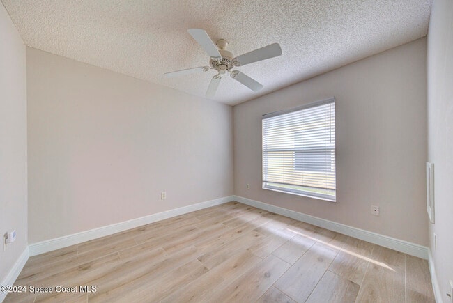 Building Photo - 1085 Sedgewood Cir
