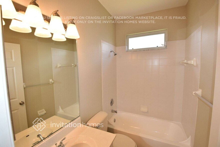 Building Photo - 12110 Whistling Way