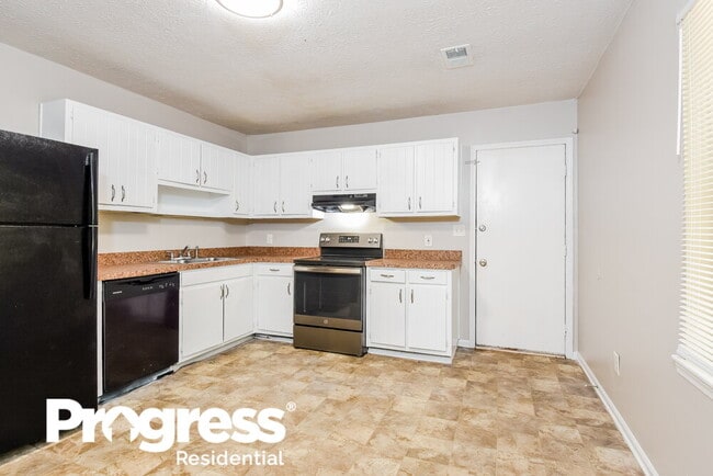 Building Photo - 5162 Pineland Pl