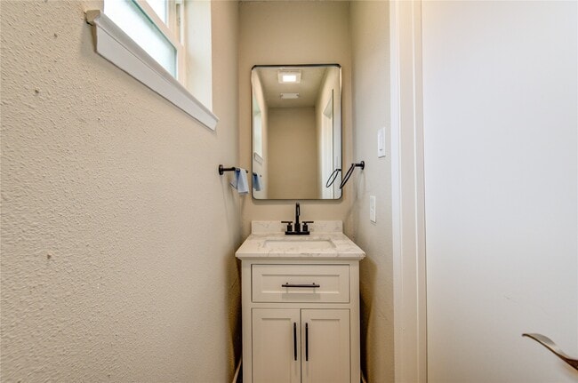 Building Photo - 7411 Trabajo Dr