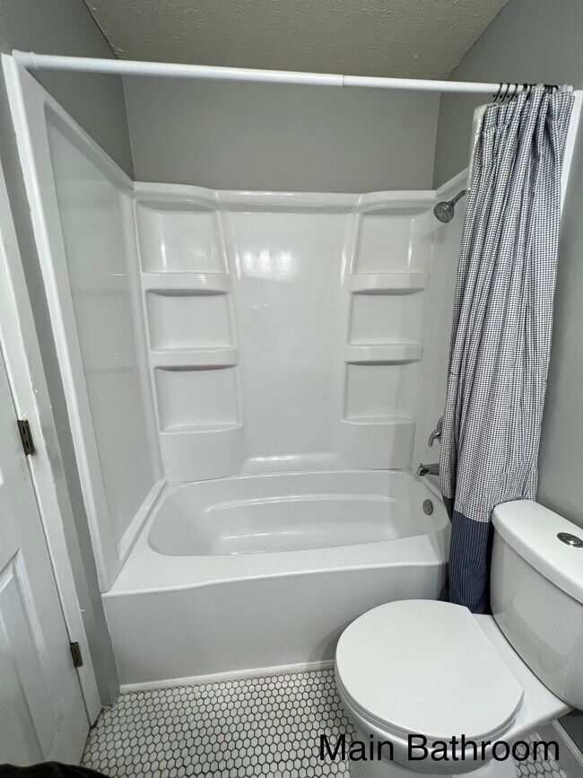 Building Photo - 2116 E Regency Plz