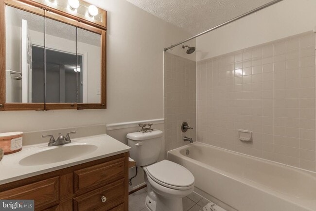 Building Photo - 619 Coral Reef Dr