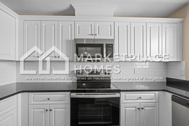 Building Photo - 130 Downsbury Rd