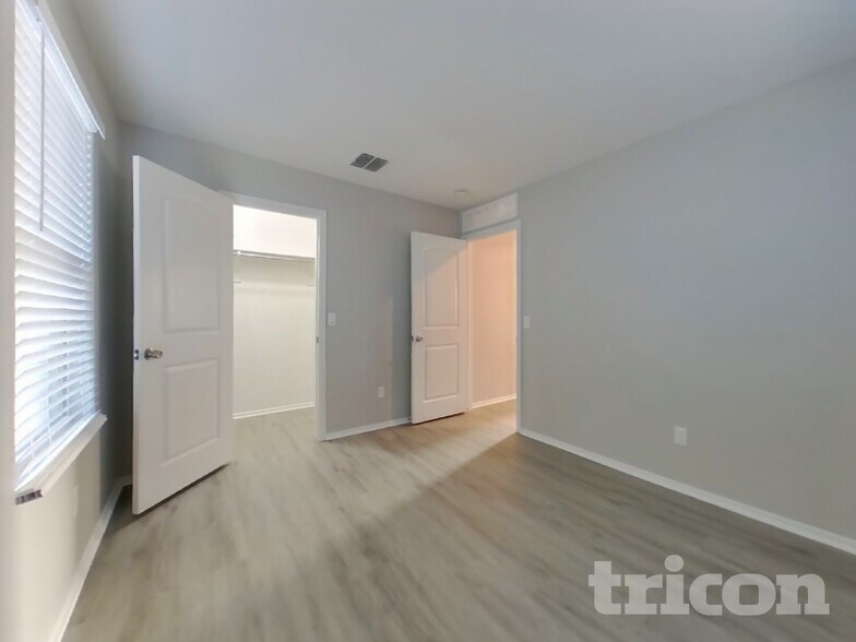 Building Photo - 11692 N 165th Ln