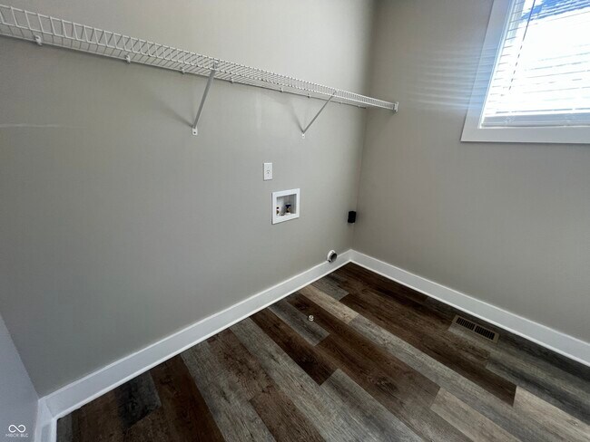 Building Photo - 4077 Rookwood Ave
