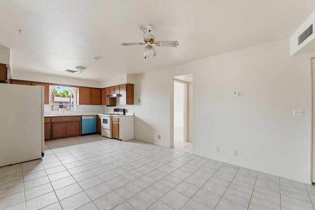 Building Photo - 1107 N July Cir