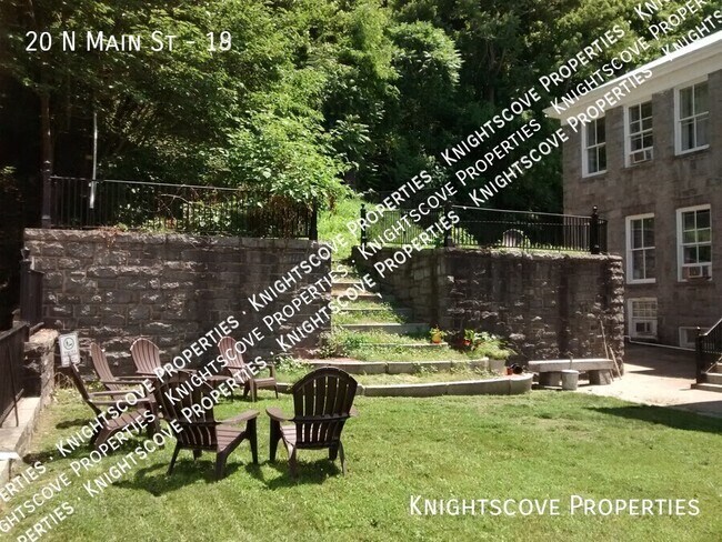 Building Photo - 20 N Main St