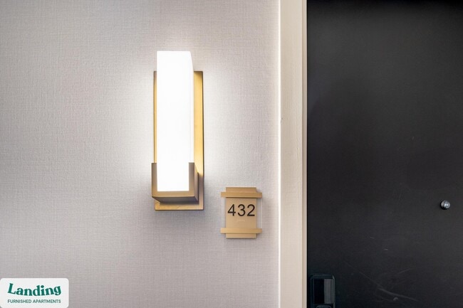 Building Photo - 933 McGee St