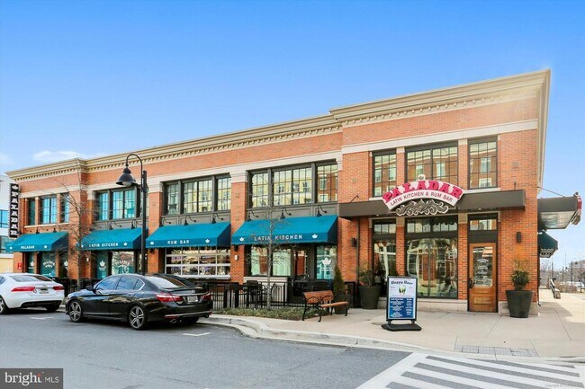 Building Photo - 909 Rockwell Ave