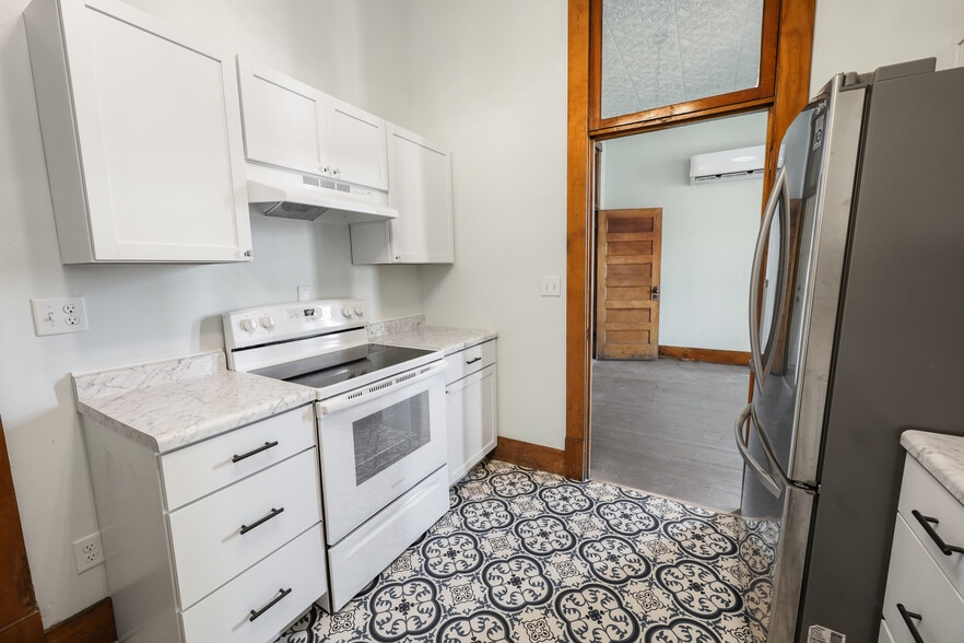 Kitchen - 217 N Sibley Ave