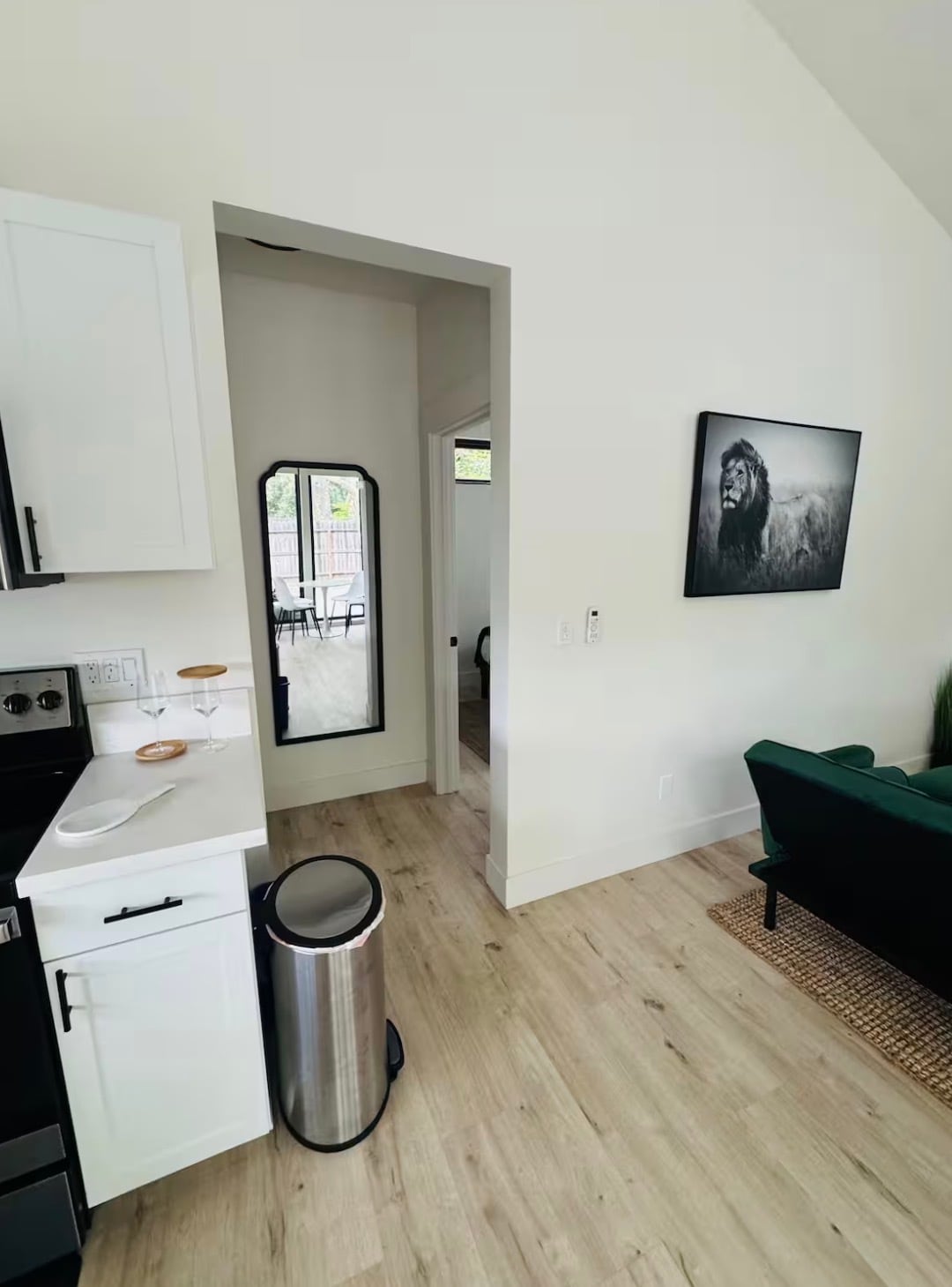 Building Photo - 717 Loma St