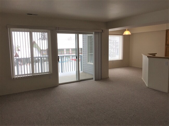 Building Photo - 2305 W Woodin Ave