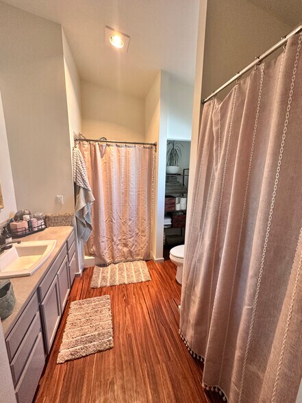 Building Photo - 5634 Locust Ln