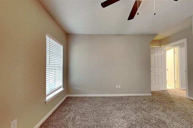 Building Photo - 5811 Laurel Caverns Dr