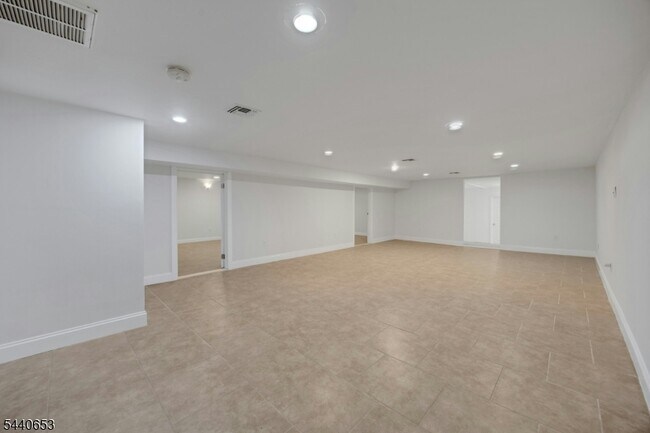 Building Photo - 252 Mabel Pl