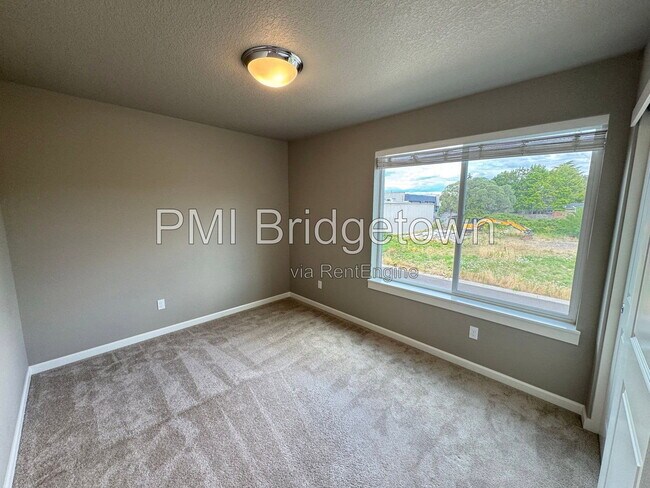 Building Photo - 3715 SW 190th Ter