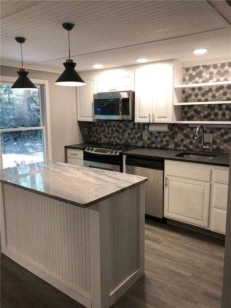 Building Photo - 245 Hilton Way