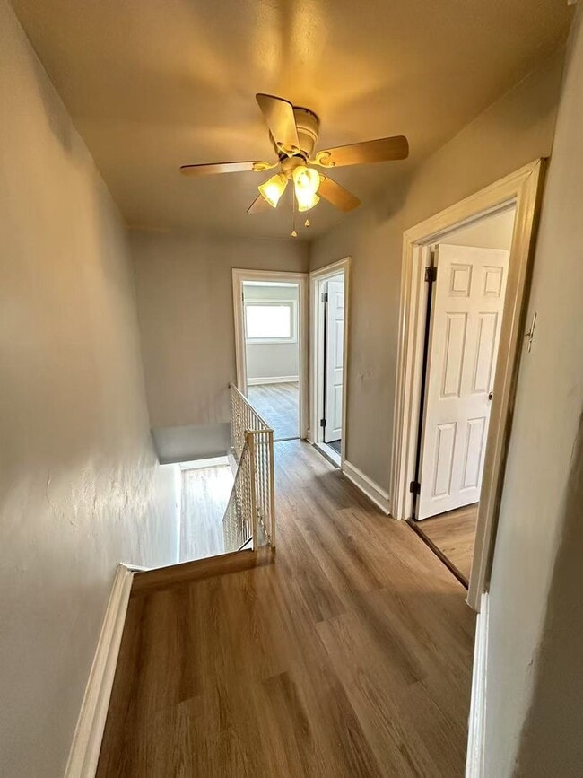 Building Photo - Newly Renovated 3 Bedroom and 1 Bathroom T...