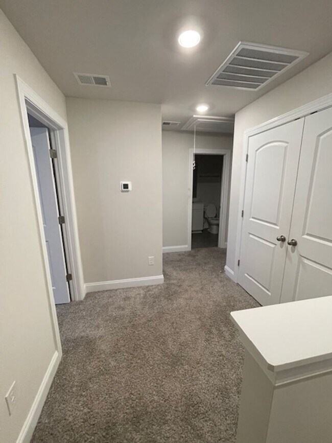 Building Photo - 4528 Skywood Ln