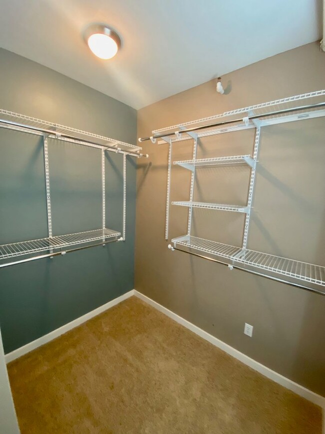Building Photo - Live in the Heart of Downtown Spokane – 2B...