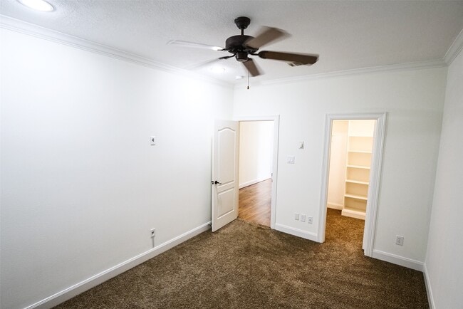 Building Photo - 6116 1/2 Hamman St