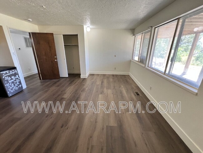 Building Photo - 270 2020 N