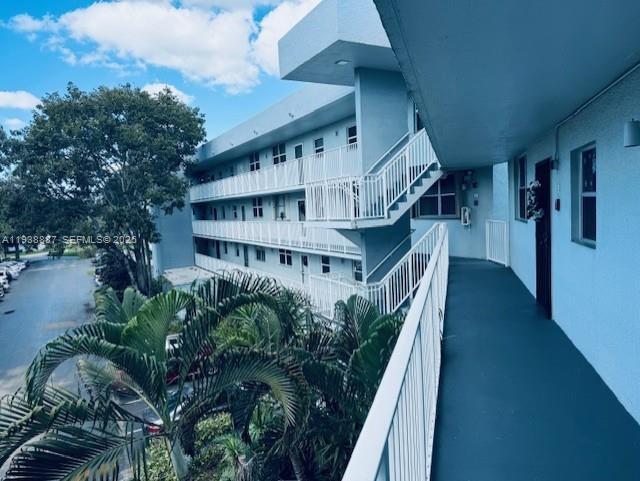 Building Photo - 105 Royal Pk Dr