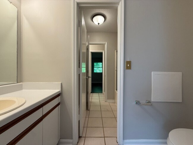 Building Photo - 2233 Stonecutter Dr