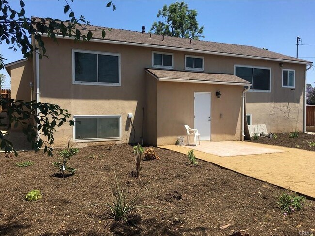 Building Photo - 976 E Edgecomb St