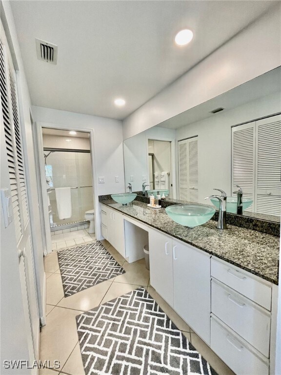 Building Photo - 864 Tanbark Dr