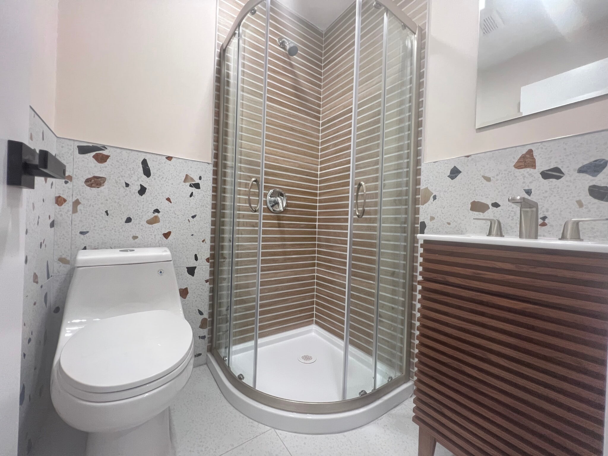 47 Logan Ave 3R - 44 Logan Ave