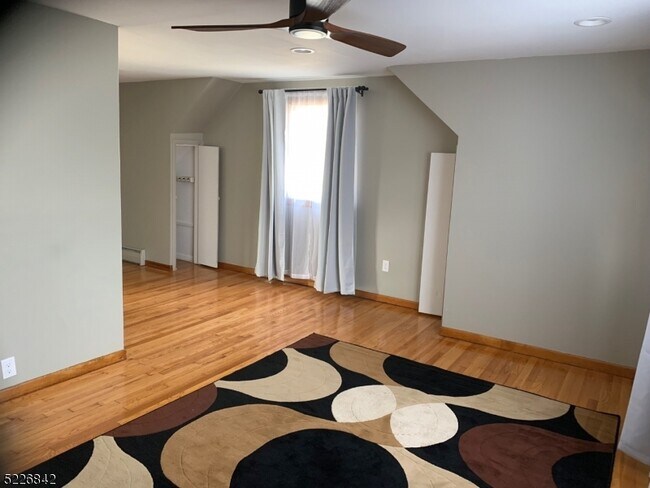 Building Photo - 172 W 3rd St