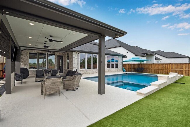 Building Photo - 14115 Garibaldi Dr
