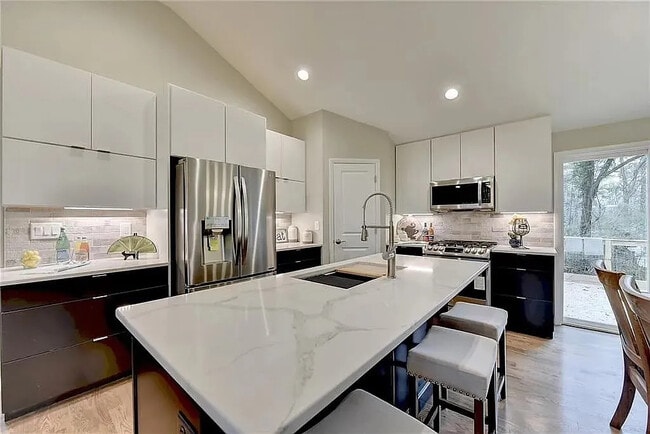 Building Photo - 3331 Midway Rd