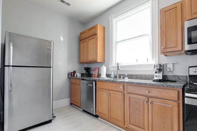 Building Photo - 3151 Moody Ave