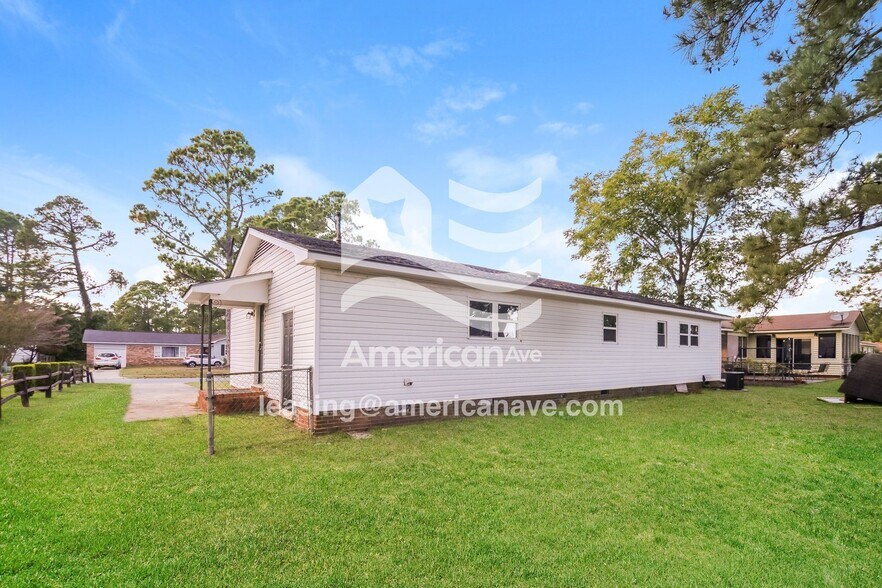 Building Photo - 5136 Wichita Dr