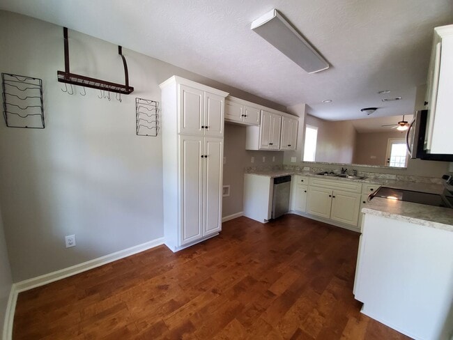 Building Photo - 198 Buckhaven Way