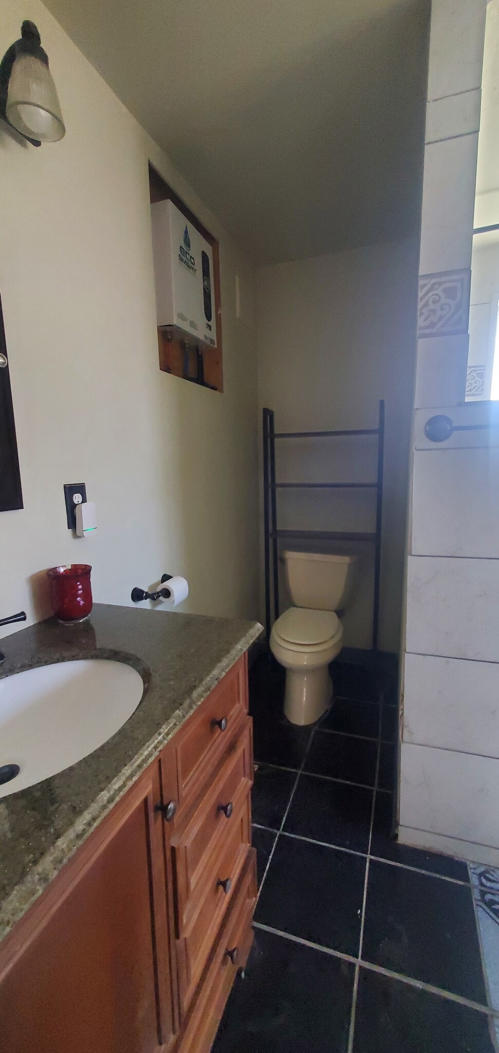 Building Photo - 1040 N Lyons Ave