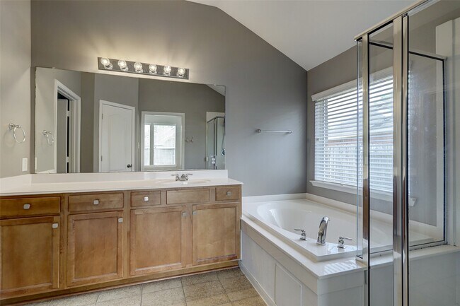 Building Photo - 13834 Rolling River Ln