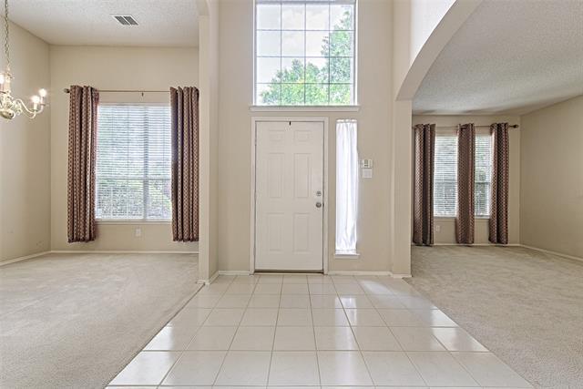 Building Photo - 9701 Thorncliff Dr