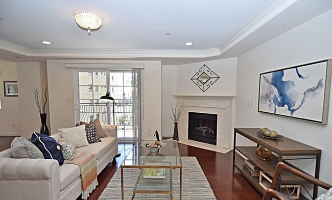 Building Photo - 700 S Ardmore Ave