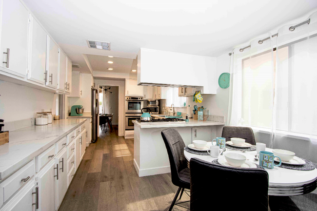 Building Photo - 37640 Los Cocos Dr E