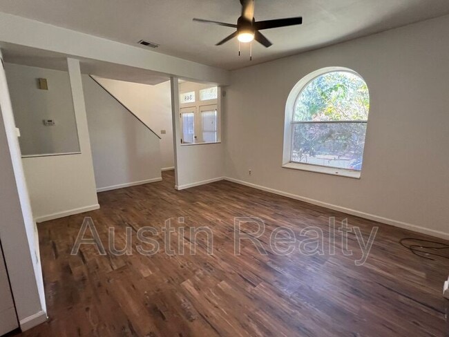 Building Photo - 348 N Newstead Ave