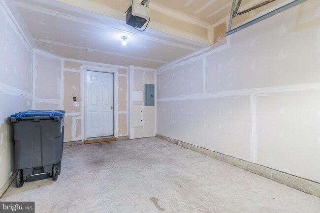 Building Photo - 42769 Keiller Terrace