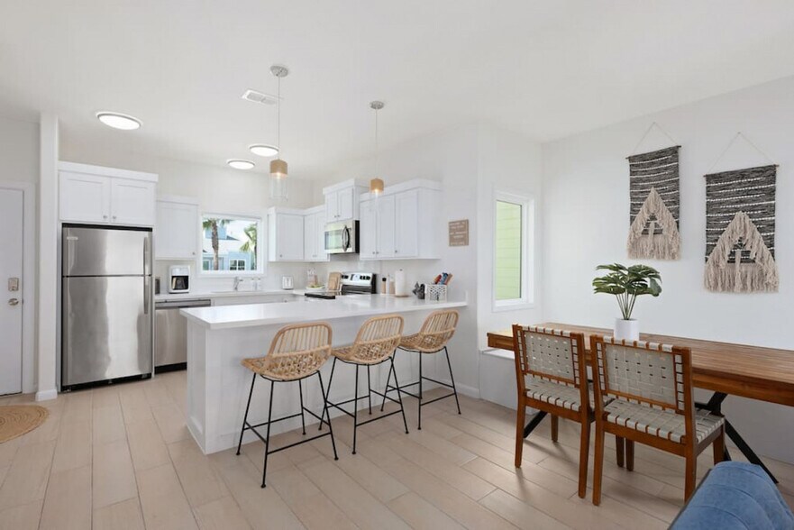 Building Photo - 110 Las Joyas Blvd