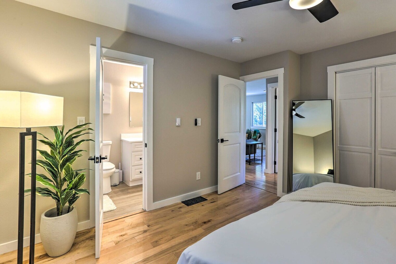 Building Photo - 9538 Fallen Rock Rd