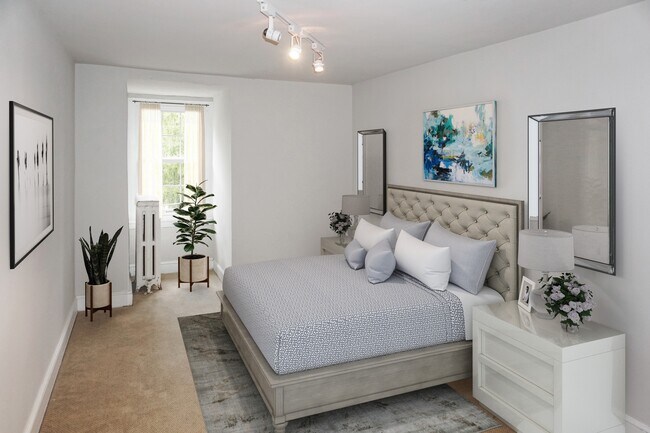 Master Bedroom - 121 Francis Ave